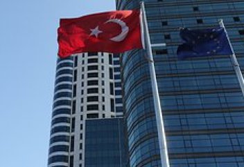Во Франции подняли вопрос о возобновлении переговоров о членстве Турции в ЕС