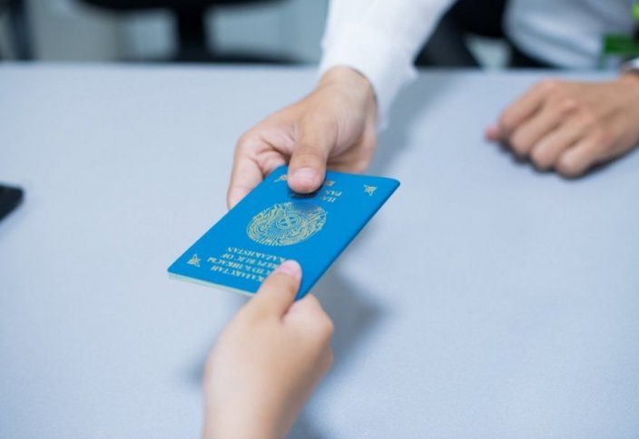 Паспорта на латинице хотят выдавать с 2021 года в Казахстане