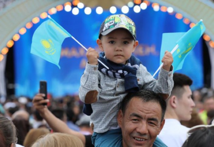 На День Республики казахстанцы в этом году будут отдыхать 23, 24 и 25 октября