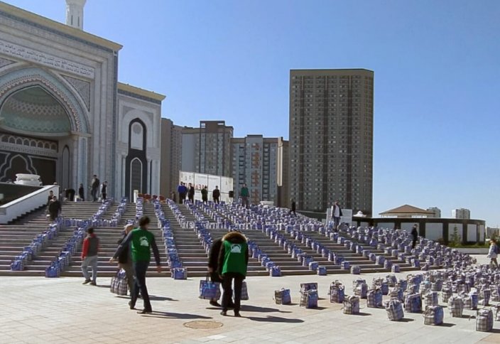 Әзіреті Сұлтан мешітінде 1500 оқушыға мектеп құралдары үлестіріледі