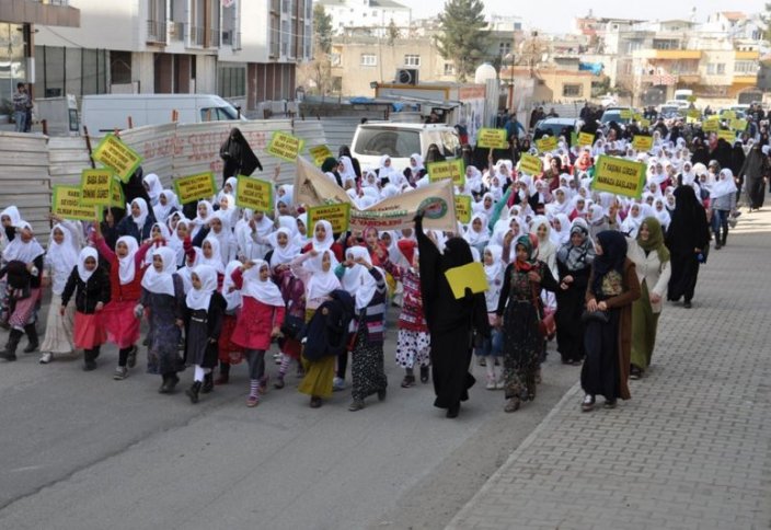 Добрая демонстрация при участии детей прошла в Турции (фото)