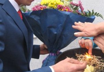 «Отқа май құю» жоралғысы дұрыс па?