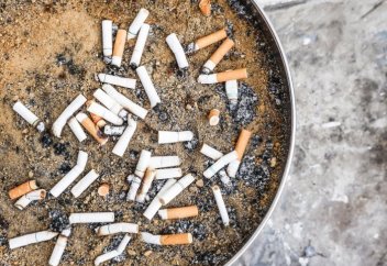 В Турции табачные компании будут платить «налог на окурки»