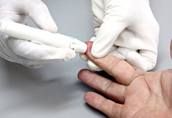 Какие анализы обязательно сдавать раз в год