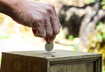 Садақаны мешітте беруге тыйым салынды