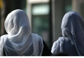 Дижонский суд подтвердил запрет на религиозные символы на заседаниях совета