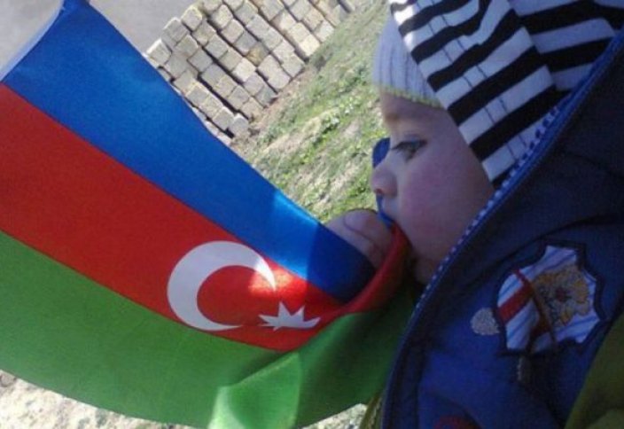 Разное: В Азербайджане запретили давать детям русские имена