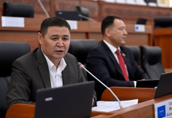 В Кыргызстане хотят запретить использование электронных сигарет