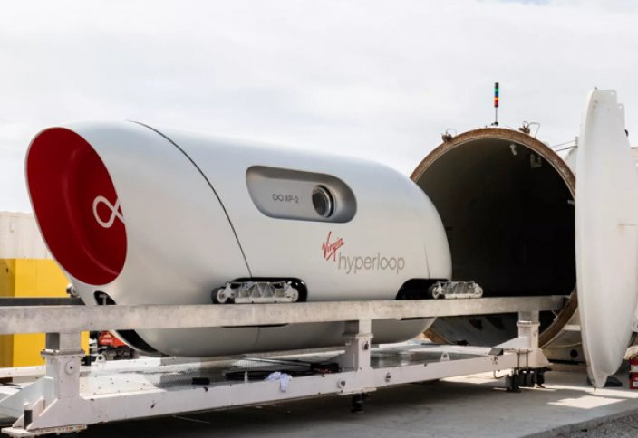 В "вакуумном метро" впервые прокатили людей (видео)