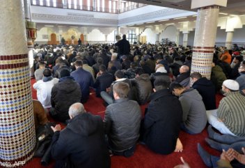 Фетва о стульях во время совершения намаза взбунтовала общественность