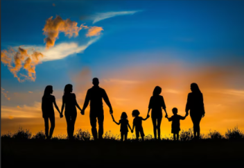 Ақтаулық ерлі-зайыпты балалар үйінен бір отбасының 5 баласын асырап алды