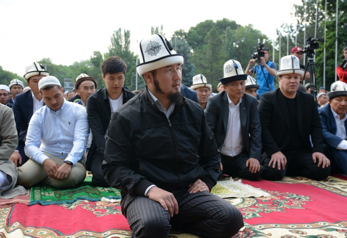 Разные: Кыргызстан - немного ислама в свестском государстве