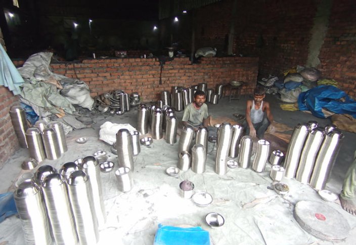 Новое правило Индии, направленное против Китая, останавливает экспорт стали из Непала