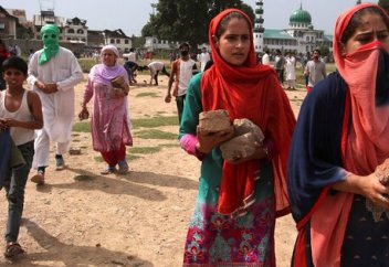 Пұтқа табынушылар мұсылмандарды ашық кемсітіп, шеттетіп жатыр