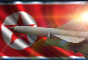 Почему США бомбят Иран, а не КНДР – мнение эксперта