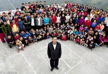 39 әйелі, 94 баласы, 33 немересі бар адамның шаңырағына саяхат (фото)