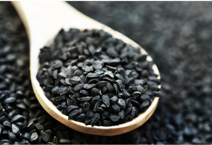 Қара зеренің қасиеті: тиімді әрі қауіпсіз жолмен арықтауға көмектеседі