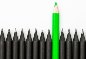 "Жасыл сия құпиясы": қателікті көрсете бергеннен, балаңыз түзелмейді