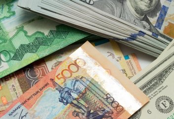 Ұлттық банк теңгені сақтау үшін айына 146 миллион доллар жұмсаған