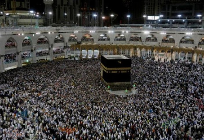 Первые афганские паломники отправляются в хадж