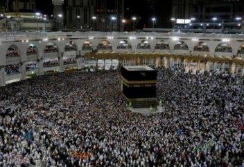 Первые афганские паломники отправляются в хадж