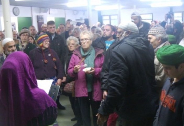 В день открытых дверей мечеть Бристоля забита до отказа