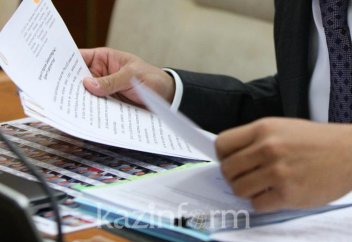 Заңгерлер Конституцияның 26-бабы бойынша дауды референдумға шығаруды ұсынды