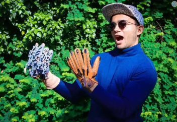 Студенты-мусульмане из Индии разработали экзоскелет для реабилитации рук