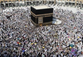 ВРАЩАЮЩИЙСЯ КУПОЛ ЗАПОВЕДНОЙ МЕЧЕТИ ПОРАЗИТ ВООБРАЖЕНИЕ