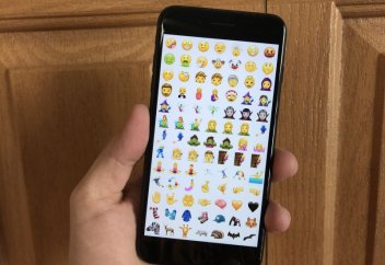 После обновления на айфонах появится эмодзи в хиджабе