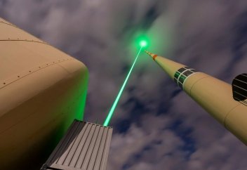 Ғалымдар найғазағайды лазер көмегімен басқарудың жолын тапты (видео)