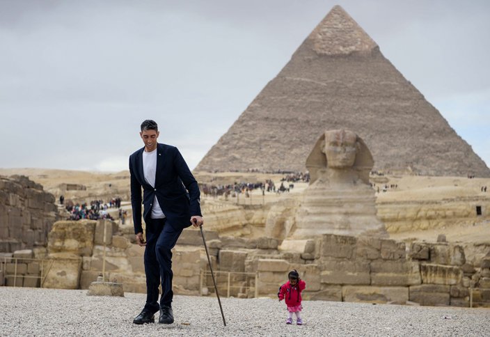 В Египте встретились самый высокий мужчина и самая маленькая женщина в мире (фото)