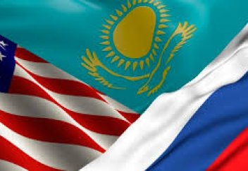 Перетягивание удава. Сохранит ли Акорда многовекторность в противостоянии Москвы и Вашингтона?