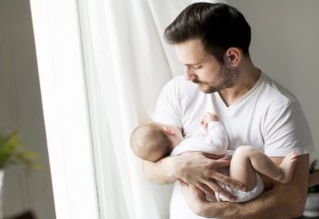 На какие декретные выплаты могут рассчитывать казахстанские мужчины