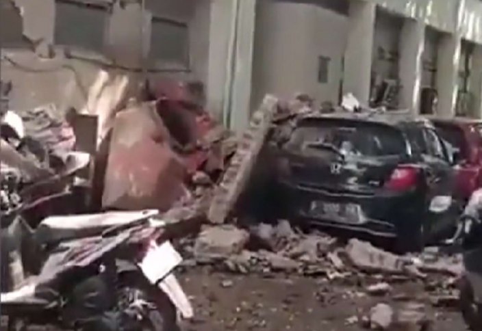 В Индонезии произошло мощнейшее землетрясение, не менее 160 погибших (видео)