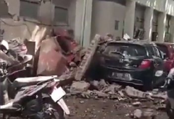 В Индонезии произошло мощнейшее землетрясение, не менее 160 погибших (видео)