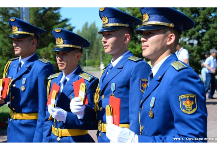 Қазақстанда әскери оқу орындарын үздік тәмамдаған түлектерге "аға лейтенант" атағы беріледі