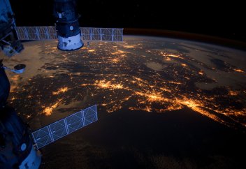 Земля стала светлее. LED-лампы увеличили световое загрязнение планеты (фото)