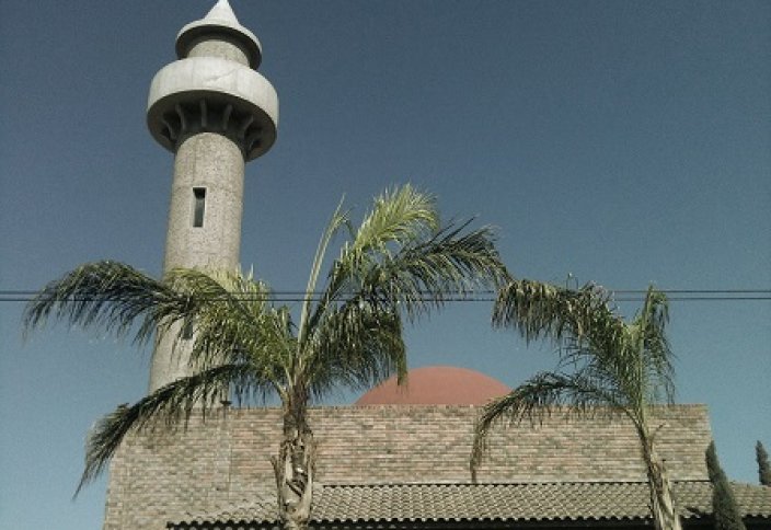 Майя принимает ислам