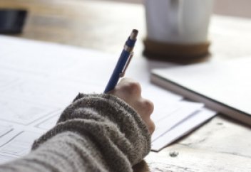 Жүкті болып қалған жасөспірімдерге оқуын үзіп алмауына жағдай жасалды