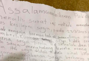 Мальчик растрогал мечеть письмом с извинениями