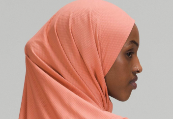 Тағы бір батыстық бренд спорт киім үлгісін ұсынды