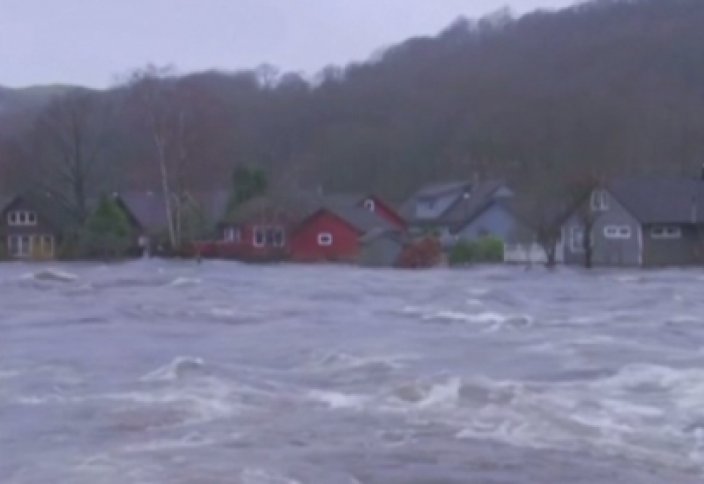 Норвегияда ұйытқып соққан жел мен толассыз жауыннан халық зардап шегуде (видео)