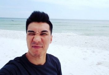 Парень из Казахстана рассказал, как уехал в Америку и открыл там ресторан