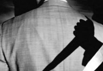 Қоғамдық орындарда пышақ алып жүруге тыйым салынуы мүмкін