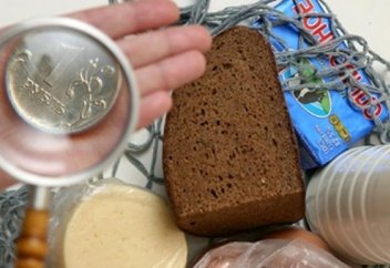 Эксперты: каждая третья семья в Казахстане экономит на еде