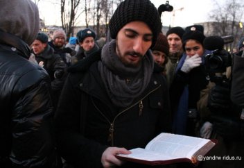 Православные активисты ПРОТИВ «свободы слова», оскорбляющей религию