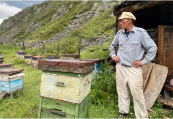 "Их привела сюда судьба". Как живут люди в Маркаколе (фото+видео)