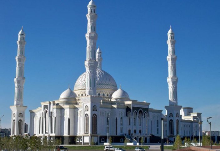 Детей в школу собрали с помощью… мечети