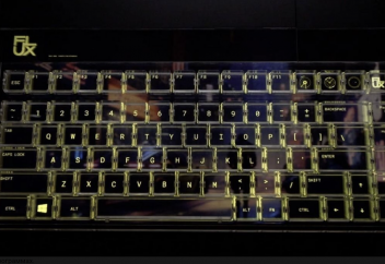 Өзгеше мөлдір пернетақты жұртшылық назарына ұсынылды (видео)